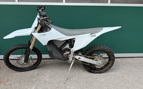 Gebrauchtmotorrad Stark Future Varg MX - Bild 1 Gebrauchtmotorrad Stark Future Varg MX - Bild 1