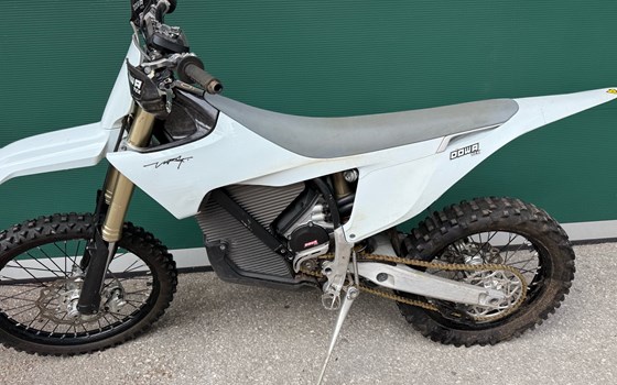 Gebrauchtmotorrad Stark Future Varg MX - Bild 2 Gebrauchtmotorrad Stark Future Varg MX - Bild 2