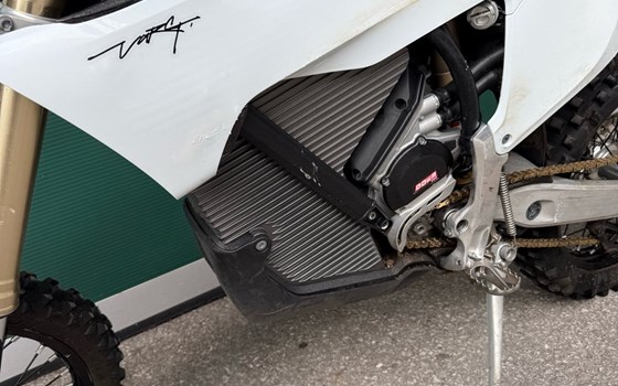 Gebrauchtmotorrad Stark Future Varg MX - Bild 4 Gebrauchtmotorrad Stark Future Varg MX - Bild 4