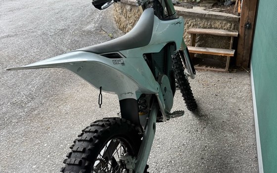 Gebrauchtmotorrad Stark Future Varg MX - Bild 6 Gebrauchtmotorrad Stark Future Varg MX - Bild 6