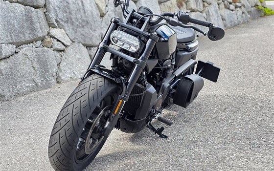Gebrauchtmotorrad Harley-Davidson Sportster S RH1250S - Bild 3 Gebrauchtmotorrad Harley-Davidson Sportster S RH1250S - Bild 3