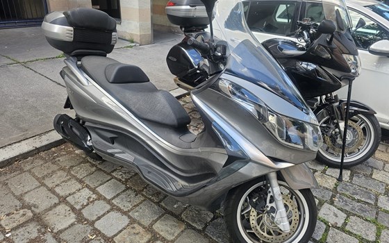 Gebrauchtmotorrad Piaggio X10 350 i.e. - Bild 1 Gebrauchtmotorrad Piaggio X10 350 i.e. - Bild 1