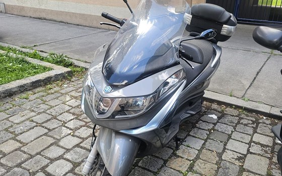 Gebrauchtmotorrad Piaggio X10 350 i.e. - Bild 4 Gebrauchtmotorrad Piaggio X10 350 i.e. - Bild 4