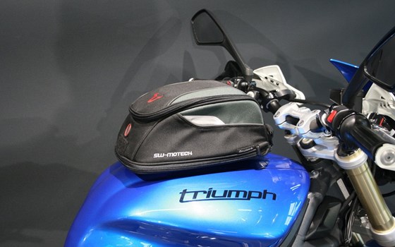 Gebrauchtmotorrad Triumph Street Triple - Bild 4