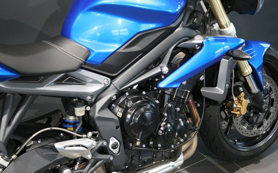 Gebrauchtmotorrad Triumph Street Triple - Bild 6