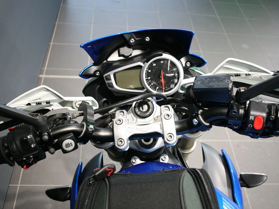 Angebot Triumph Street Triple Bild 7: Angebot Triumph Street Triple