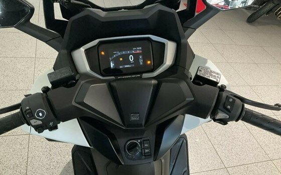 Gebrauchtmotorrad Honda Forza 125 - Bild 5