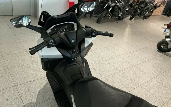 Gebrauchtmotorrad Honda Forza 125 - Bild 6