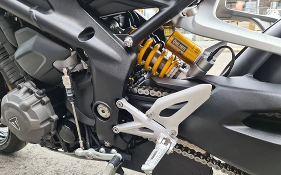 Neufahrzeug Triumph Speed Triple 1200 RX - Bild 11 Neufahrzeug Triumph Speed Triple 1200 RX - Bild 11