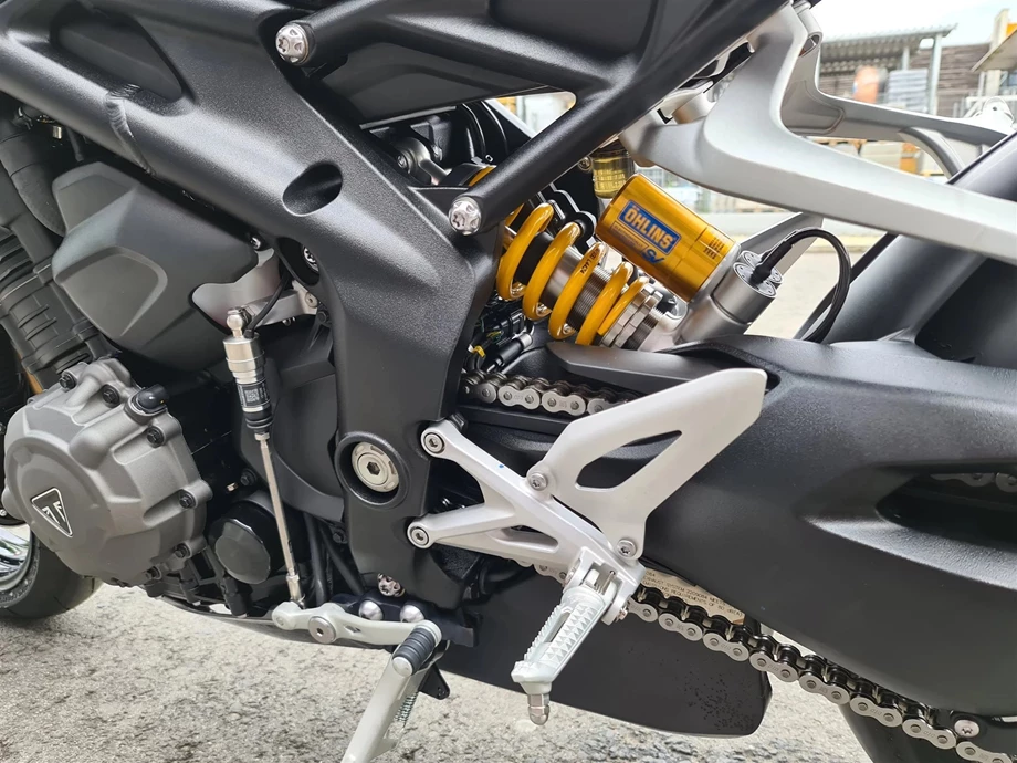 Angebot Triumph Speed Triple 1200 RX Bild 11: Angebot Triumph Speed Triple 1200 RX