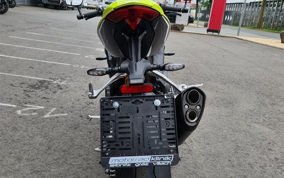 Neufahrzeug Triumph Speed Triple 1200 RX - Bild 6 Neufahrzeug Triumph Speed Triple 1200 RX - Bild 6