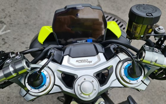 Neufahrzeug Triumph Speed Triple 1200 RX - Bild 10 Neufahrzeug Triumph Speed Triple 1200 RX - Bild 10