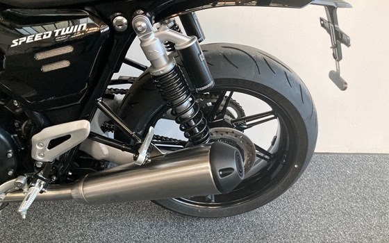 Gebrauchtmotorrad Triumph Speed Twin 1200 - Bild 13 Gebrauchtmotorrad Triumph Speed Twin 1200 - Bild 13