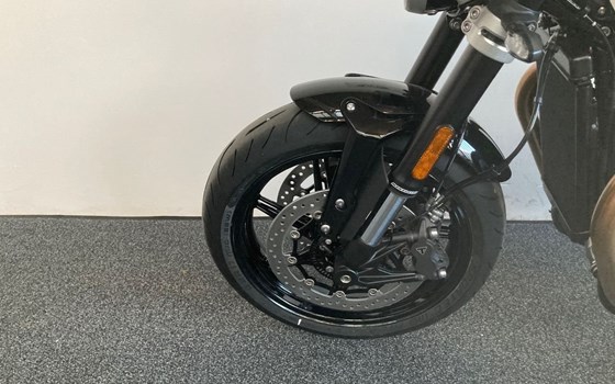 Gebrauchtmotorrad Triumph Speed Twin 1200 - Bild 14 Gebrauchtmotorrad Triumph Speed Twin 1200 - Bild 14