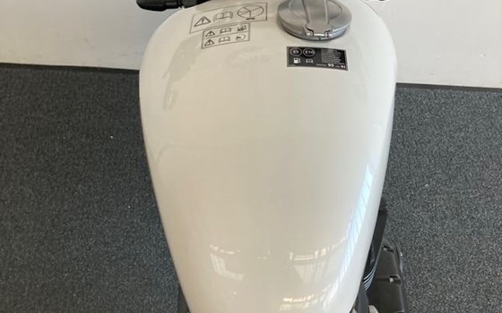 Gebrauchtmotorrad Triumph Speed Twin 1200 - Bild 16 Gebrauchtmotorrad Triumph Speed Twin 1200 - Bild 16