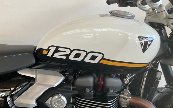 Gebrauchtmotorrad Triumph Speed Twin 1200 - Bild 10 Gebrauchtmotorrad Triumph Speed Twin 1200 - Bild 10