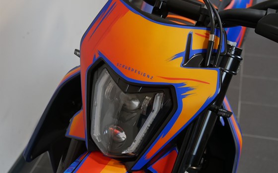 Neufahrzeug KTM 690 SMC R - Bild 16