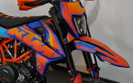 Neufahrzeug KTM 690 SMC R - Bild 9