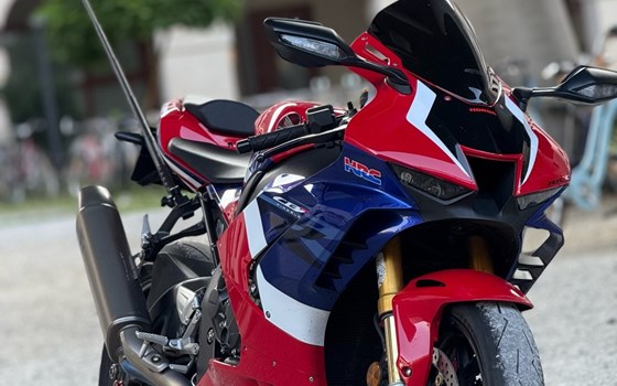 Gebrauchtmotorrad Honda CBR1000RR-R Fireblade SP - Bild 1 Gebrauchtmotorrad Honda CBR1000RR-R Fireblade SP - Bild 1