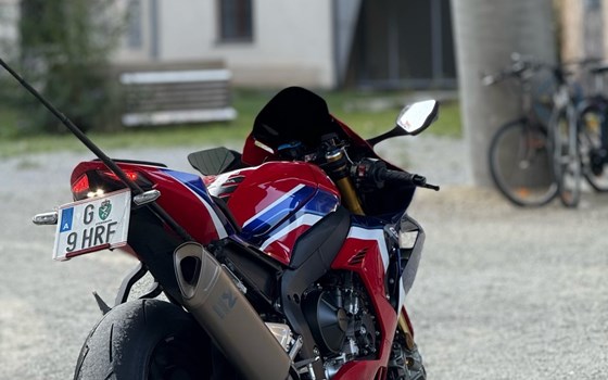 Gebrauchtmotorrad Honda CBR1000RR-R Fireblade SP - Bild 6 Gebrauchtmotorrad Honda CBR1000RR-R Fireblade SP - Bild 6