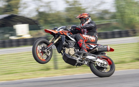 Neufahrzeug Ducati Hypermotard 698 Mono RVE - Bild 5 Neufahrzeug Ducati Hypermotard 698 Mono RVE - Bild 5