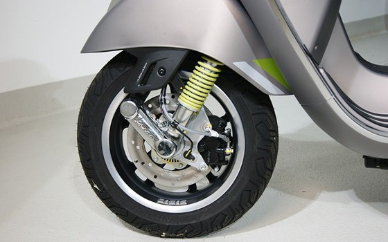 Neufahrzeug Vespa GTS 310 - Bild 4