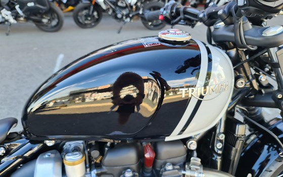 Gebrauchtmotorrad Triumph Bonneville Bobber - Bild 4 Gebrauchtmotorrad Triumph Bonneville Bobber - Bild 4
