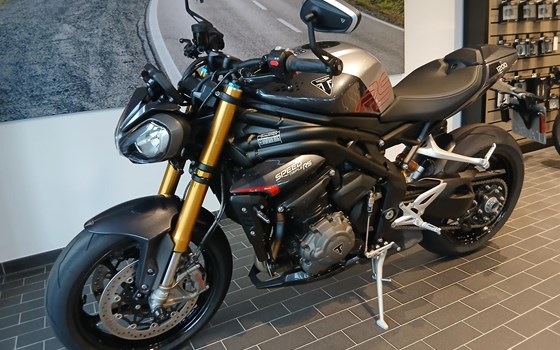 Gebrauchtmotorrad Triumph Speed Triple 1200 RS - Bild 3