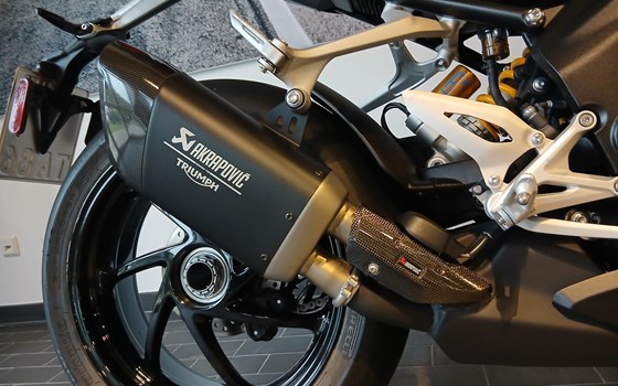 Gebrauchtmotorrad Triumph Speed Triple 1200 RS - Bild 6