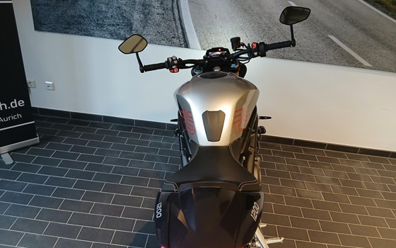 Gebrauchtmotorrad Triumph Speed Triple 1200 RS - Bild 8
