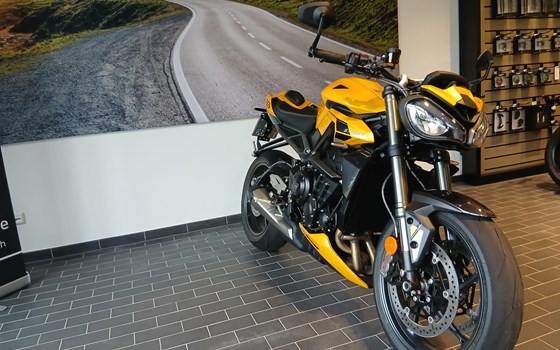 Gebrauchtmotorrad Triumph Street Triple 765 RS - Bild 2
