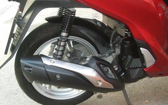 Gebrauchtmotorrad Honda SH125i - Bild 2 Gebrauchtmotorrad Honda SH125i - Bild 2