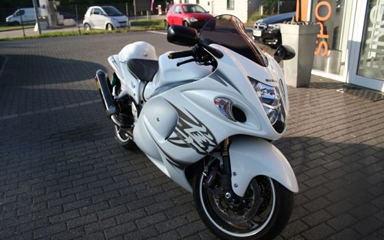 Gebrauchtmotorrad Suzuki GSX 1300 R - Bild 2 Gebrauchtmotorrad Suzuki GSX 1300 R - Bild 2