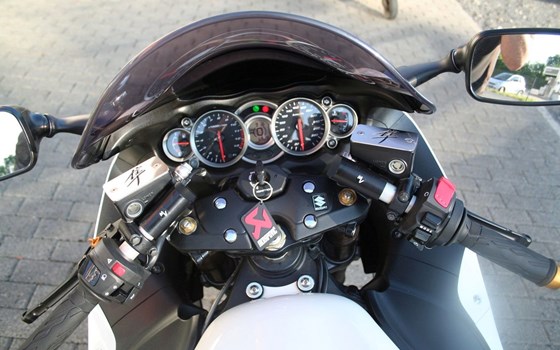 Gebrauchtmotorrad Suzuki GSX 1300 R - Bild 9 Gebrauchtmotorrad Suzuki GSX 1300 R - Bild 9