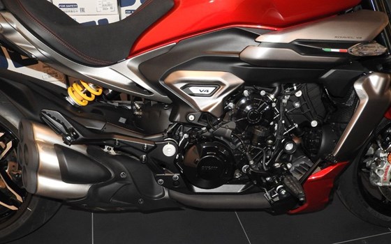 Gebrauchtmotorrad Ducati XDiavel V4 - Bild 8