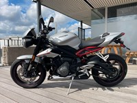 Gebrauchtmotorrad Triumph Street Triple 765 R