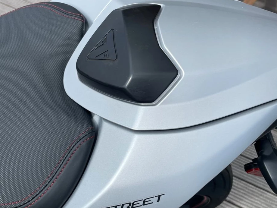 Angebot Triumph Street Triple 765 R Bild 10: Angebot Triumph Street Triple 765 R