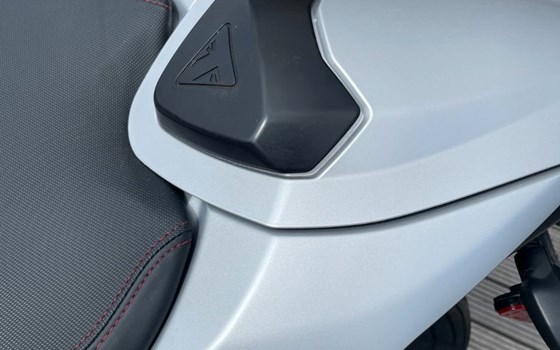 Gebrauchtmotorrad Triumph Street Triple 765 R - Bild 10