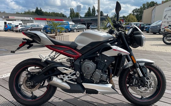 Gebrauchtmotorrad Triumph Street Triple 765 R - Bild 2