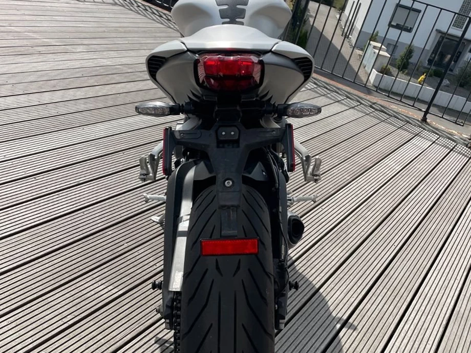 Angebot Triumph Street Triple 765 R Bild 8: Angebot Triumph Street Triple 765 R