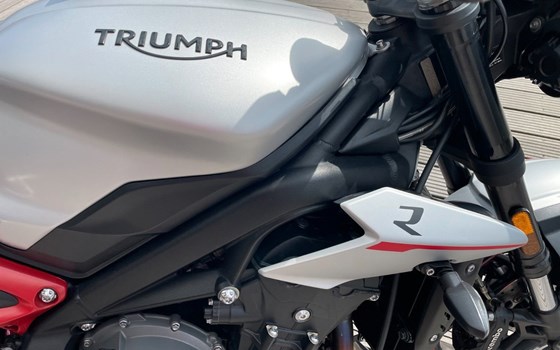 Gebrauchtmotorrad Triumph Street Triple 765 R - Bild 9
