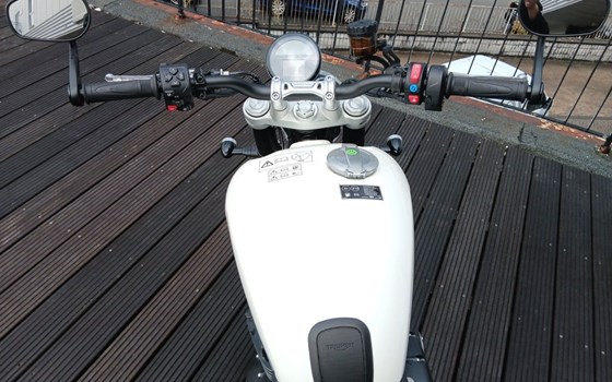 Gebrauchtmotorrad Triumph Speed Twin 1200 - Bild 8
