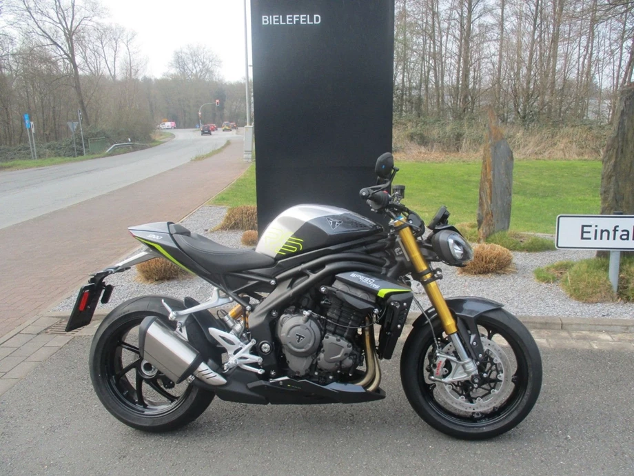 Angebot Triumph Speed Triple 1200 RS Bild 2: Angebot Triumph Speed Triple 1200 RS