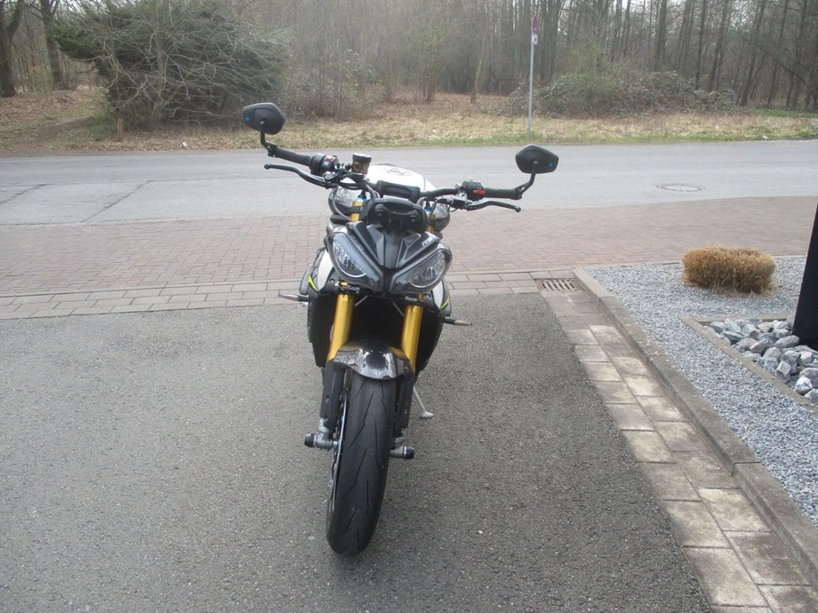 Angebot Triumph Speed Triple 1200 RS Bild 4: Angebot Triumph Speed Triple 1200 RS