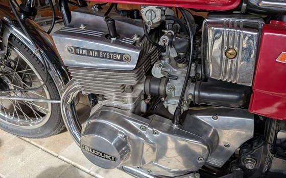 Gebrauchtmotorrad Suzuki GT 550 - Bild 6