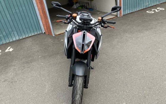 Gebrauchtmotorrad KTM 1290 Super Duke R - Bild 3 Gebrauchtmotorrad KTM 1290 Super Duke R - Bild 3