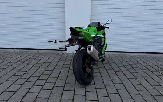 Neufahrzeug Kawasaki Ninja ZX-4RR - Bild 6