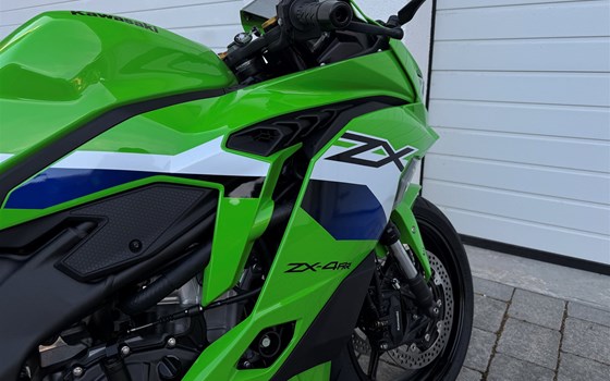 Neufahrzeug Kawasaki Ninja ZX-4RR - Bild 7