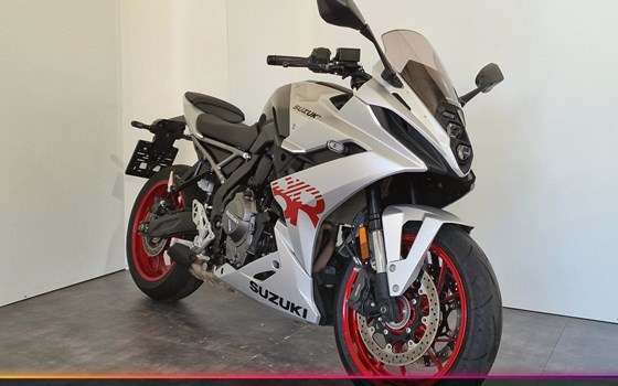 Gebrauchtmotorrad Suzuki GSX-8R - Bild 1 Gebrauchtmotorrad Suzuki GSX-8R - Bild 1