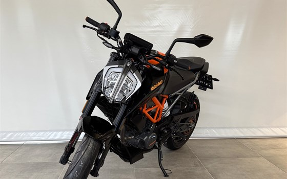 Gebrauchtmotorrad KTM 125 Duke - Bild 4 Gebrauchtmotorrad KTM 125 Duke - Bild 4